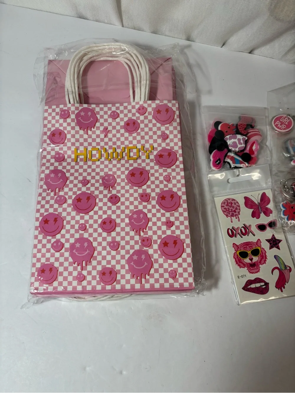 Howdy Pink Party Favor Bags 10 with tattoos & Charms